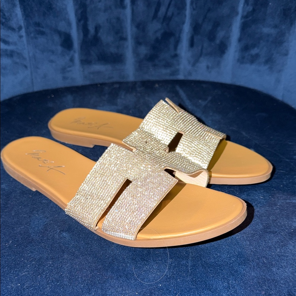 Mari A Women’s Rhinestone Slide Sandals Size 7.5